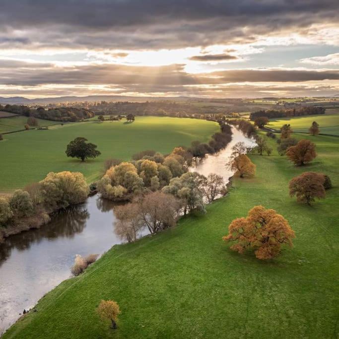 Cosy Cottage On Banks Of River Wye Foy エクステリア 写真